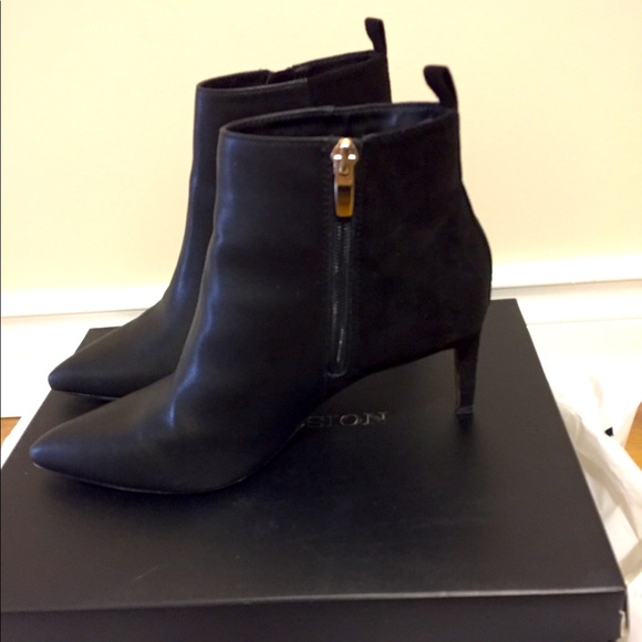 Expression booties size 7 - Picture 1 of 5